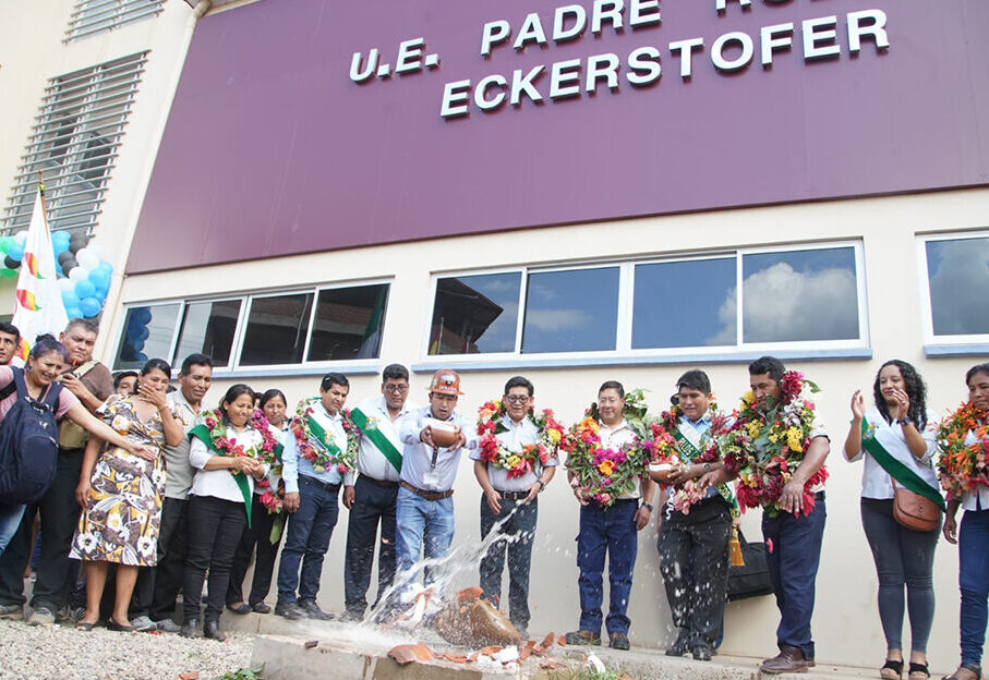El presidente Luis Arce inauguró tres unidades educativas. | Foto: Comunicación Presidencial