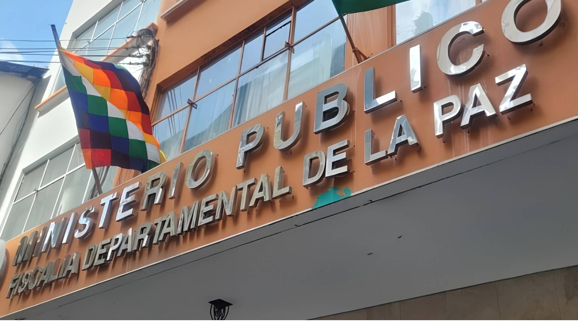 Fiscalía acusa por cinco delitos a dirigente de la CSUTCB