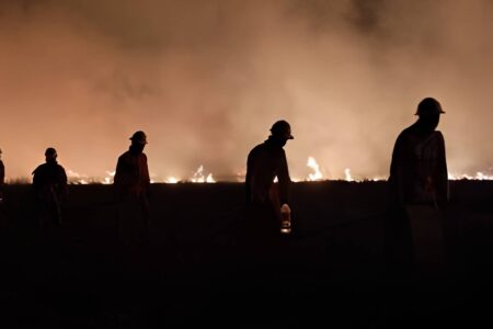Incendio originado en Brasil ingresa al Pantanal boliviano; Armada dice que logró contener el fuego