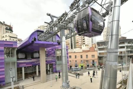Mi Teleférico concluye los estudios de la línea Carmesí: evalúa extender su trazado hasta cercanías de la Pérez