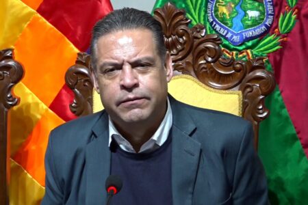 Revilla abre la posibilidad a legalizar autos chutos «por última vez y que no se repita más»