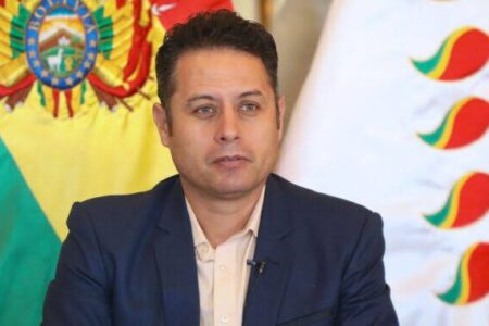 Lara exige investigación por denuncias de presunta corrupción en la Aduana