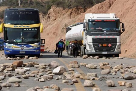 Bloqueos: daños en carreteras y pérdida de ingresos por peajes provocan un daño económico de Bs 150 millones