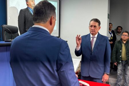 Roberto Rivero es posesionado como nuevo viceministro de Defensa Civil