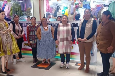 Gran Poder: artesanas denuncian pérdidas por cancelación de confecciones